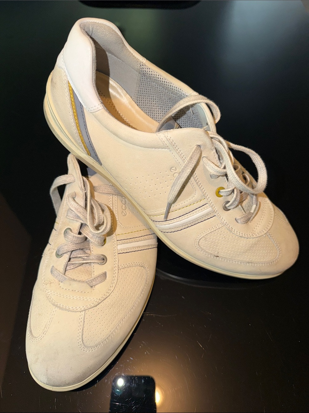 Ecco Men's Casual Lace-Up Sneakers in Light Beige with Yellow Detail
